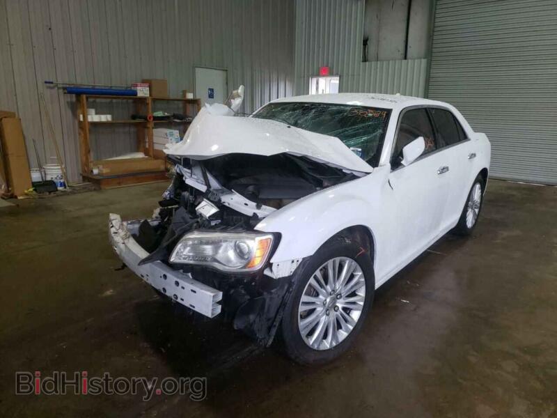2014 Chrysler 300 (VIN 2C3CCARG3EH136589) — photo 2 of 10
