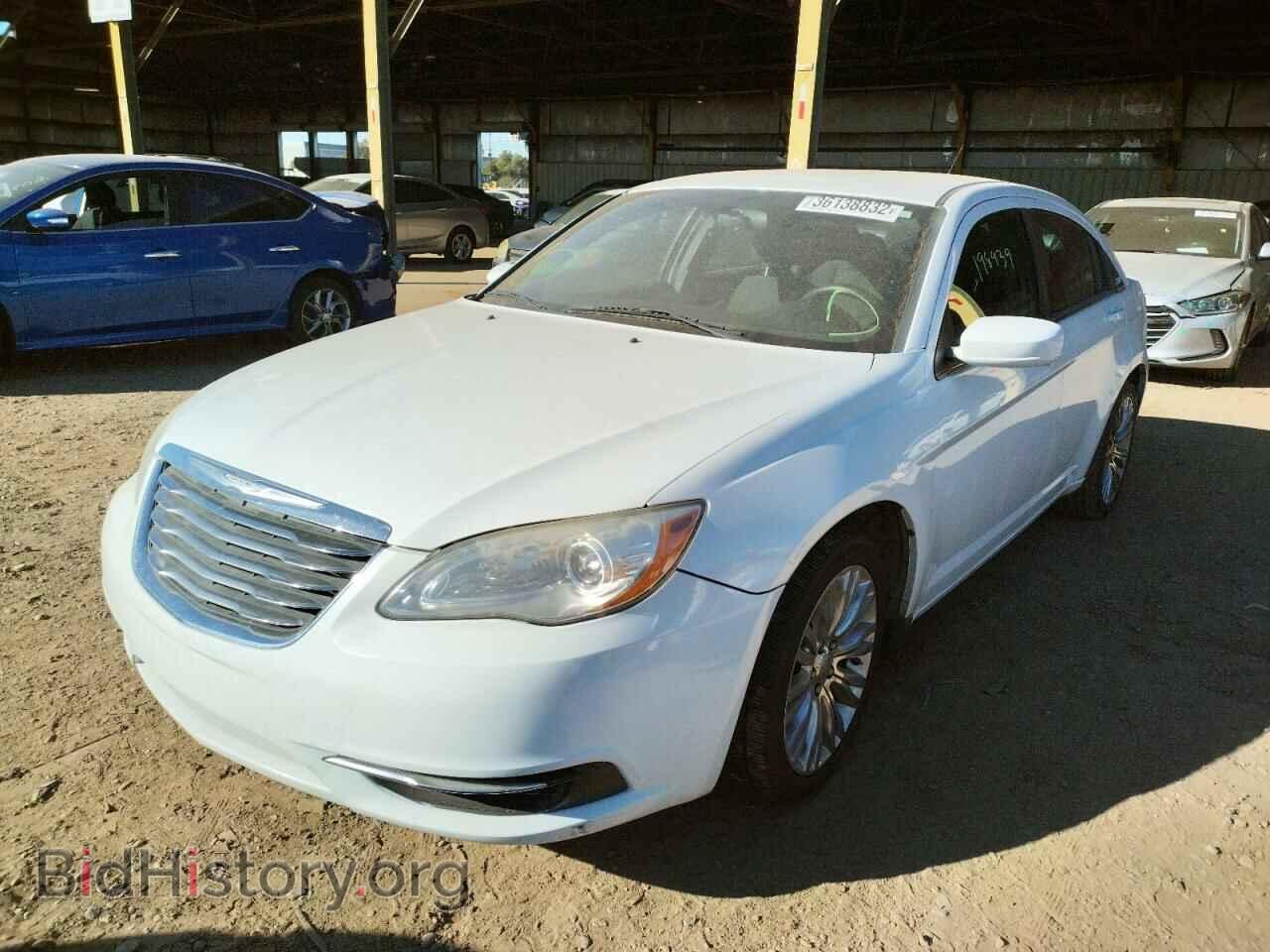 2012 CHRYSLER 200 - VIN: 1C3CCBAB3CN282369 - Фото 2