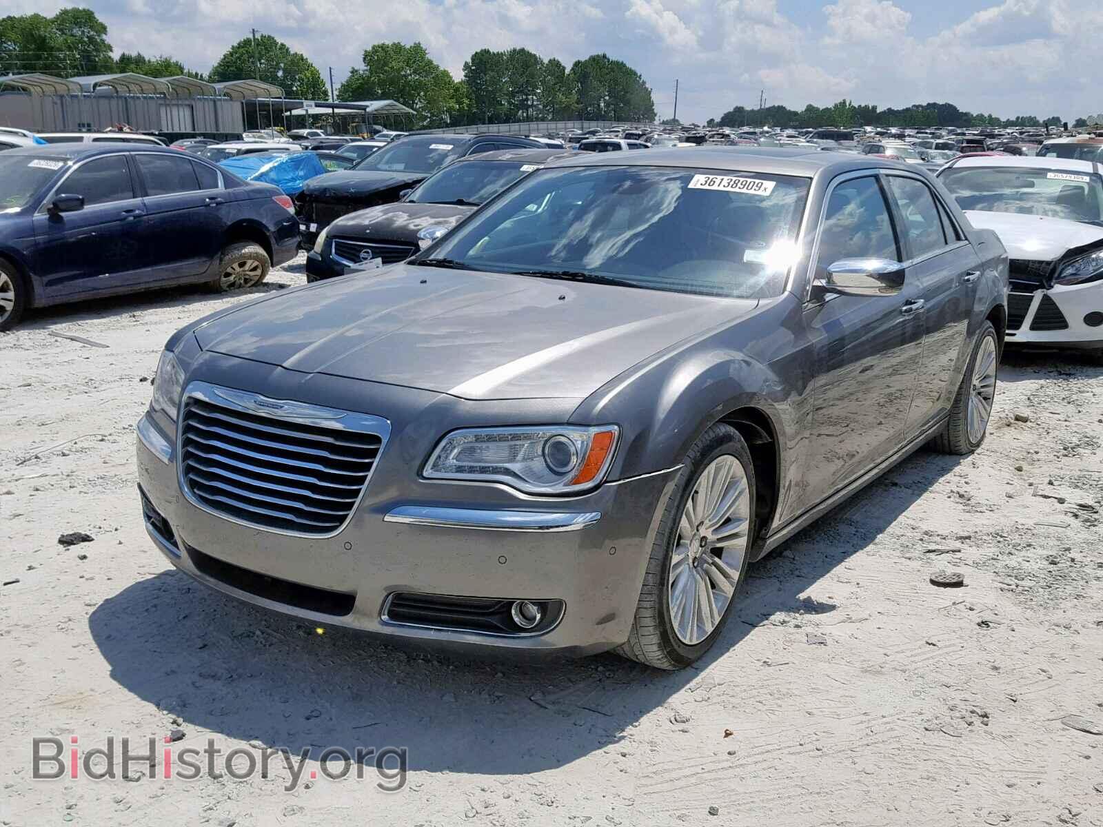 2011 CHRYSLER 300 - VIN: 2C3CA5CG4BH537229 - Фото 2