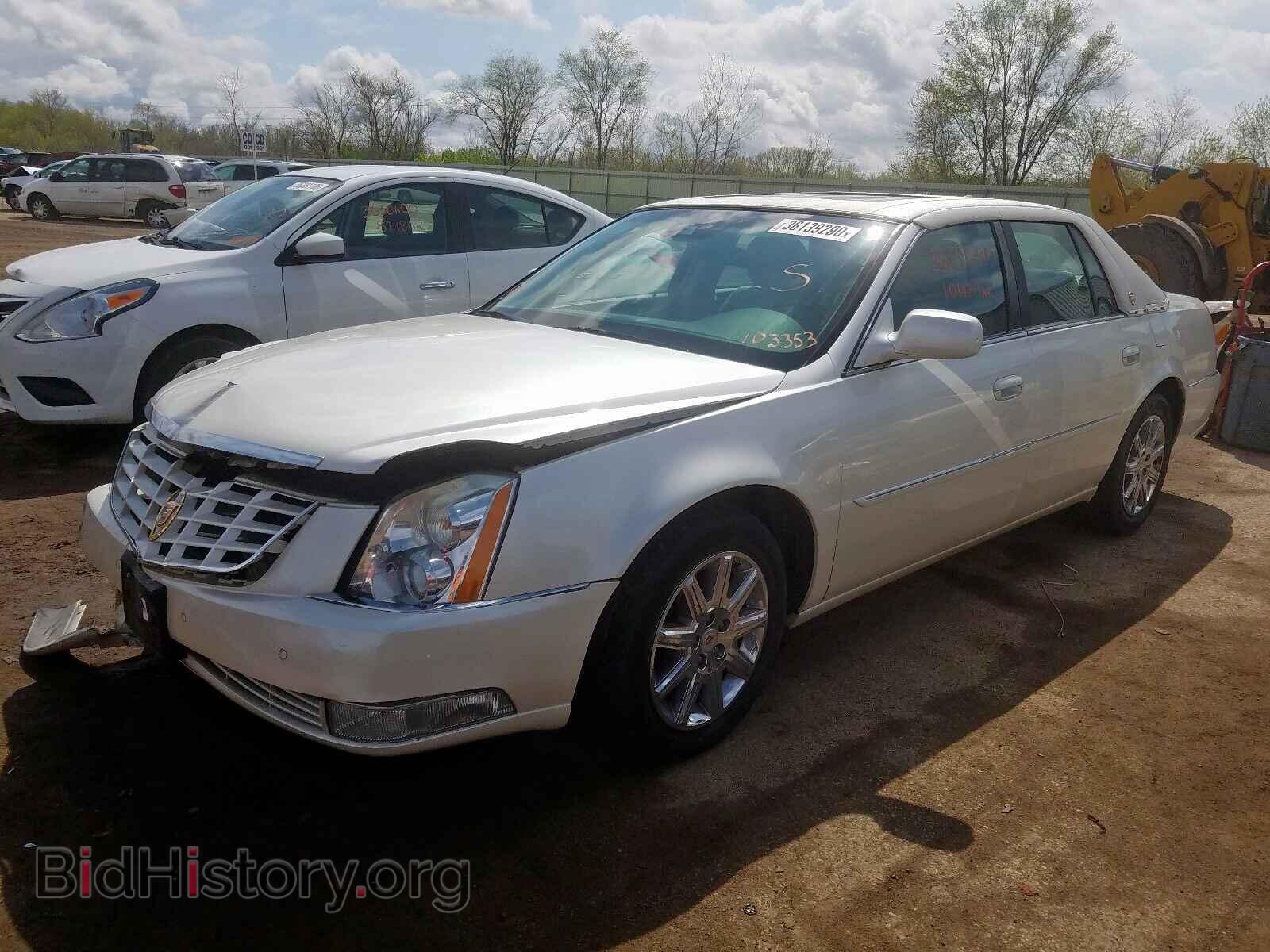 2011 CADILLAC DTS - VIN: 1G6KH5E66BU103353 - Фото 2