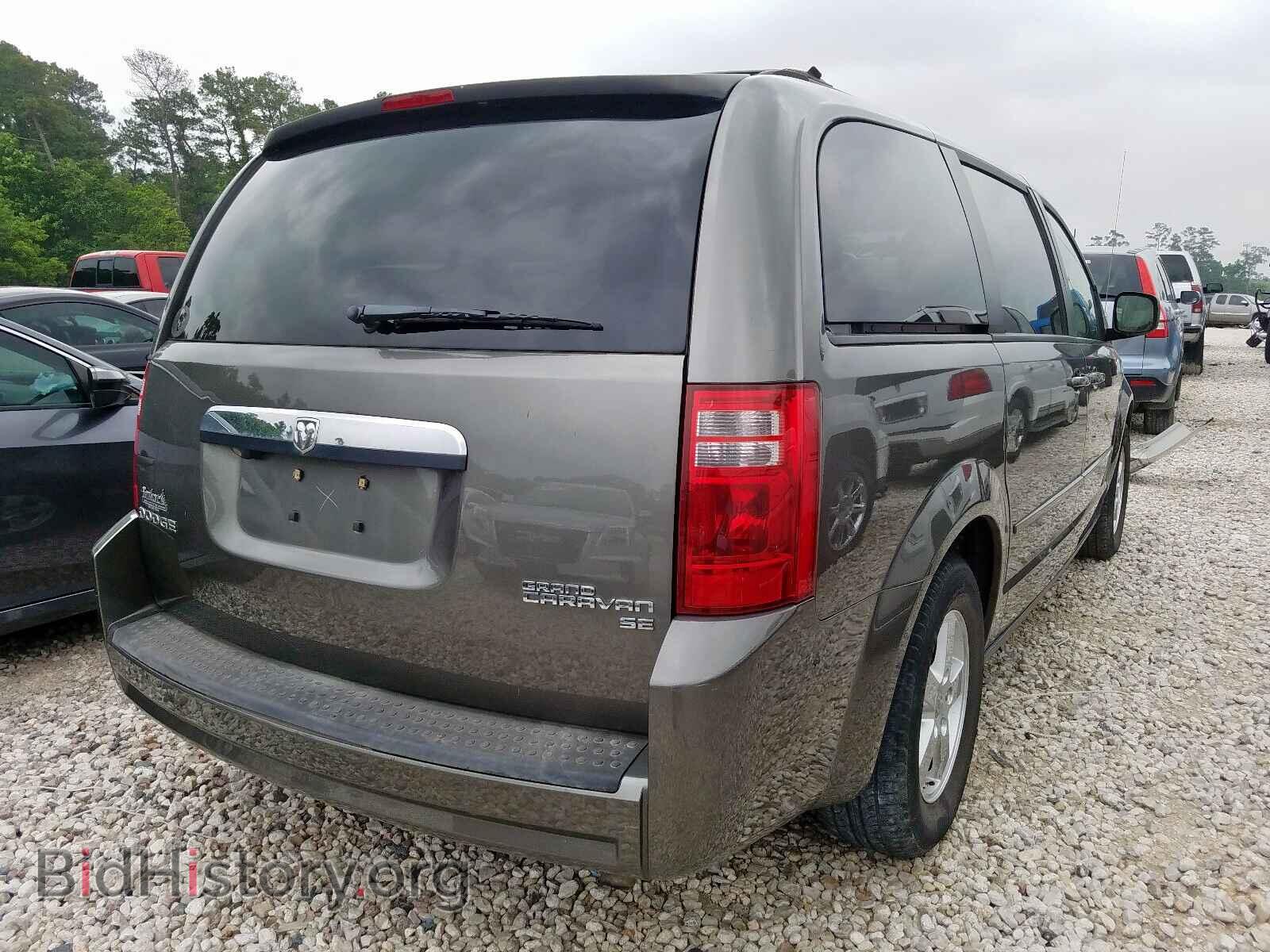 2010 DODGE CARAVAN - VIN: 2D4RN3D16AR401673 - Photo 4