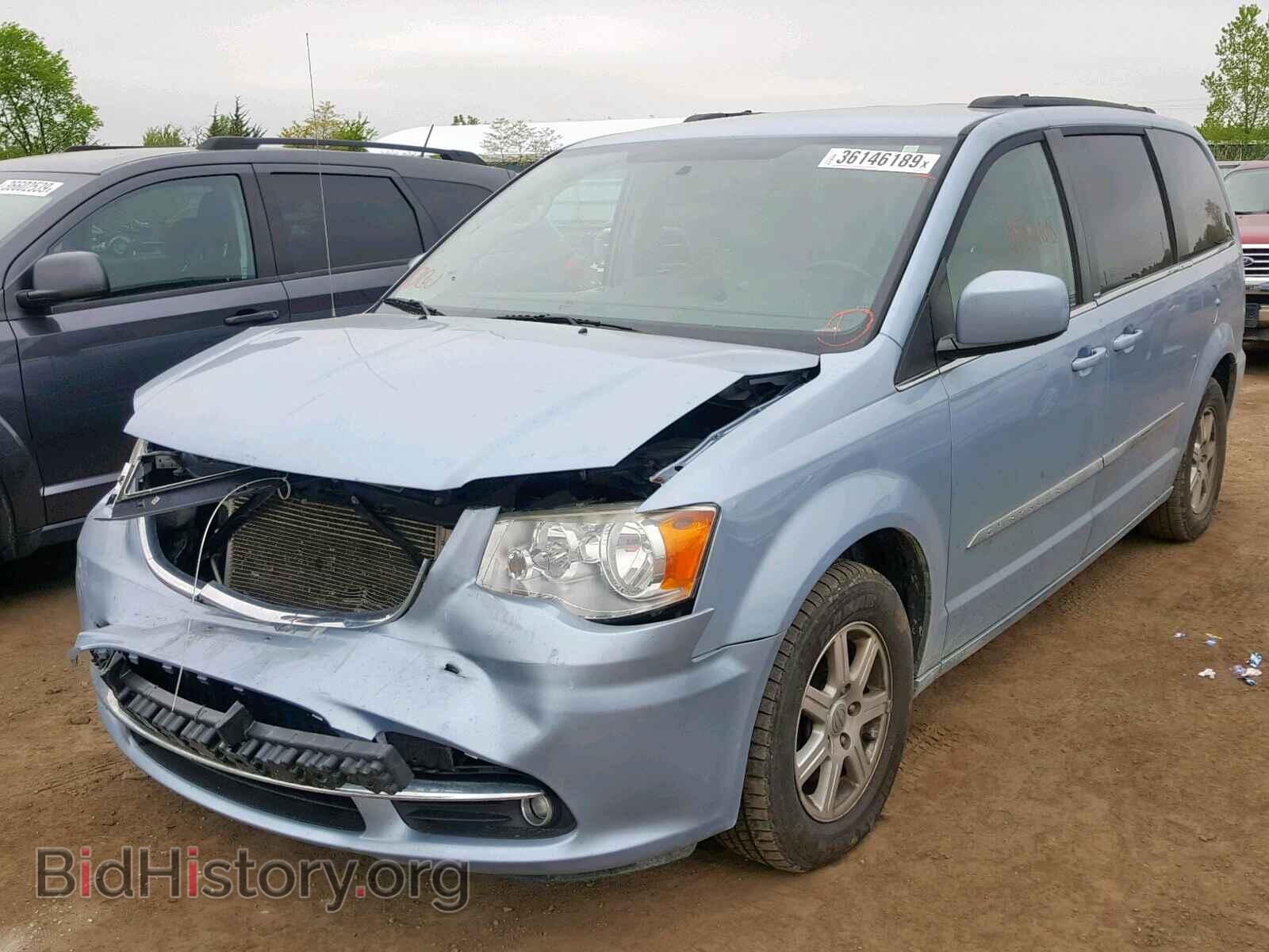 2013 CHRYSLER TOWN & COU - VIN: 2C4RC1BG4DR555236 - Фото 2