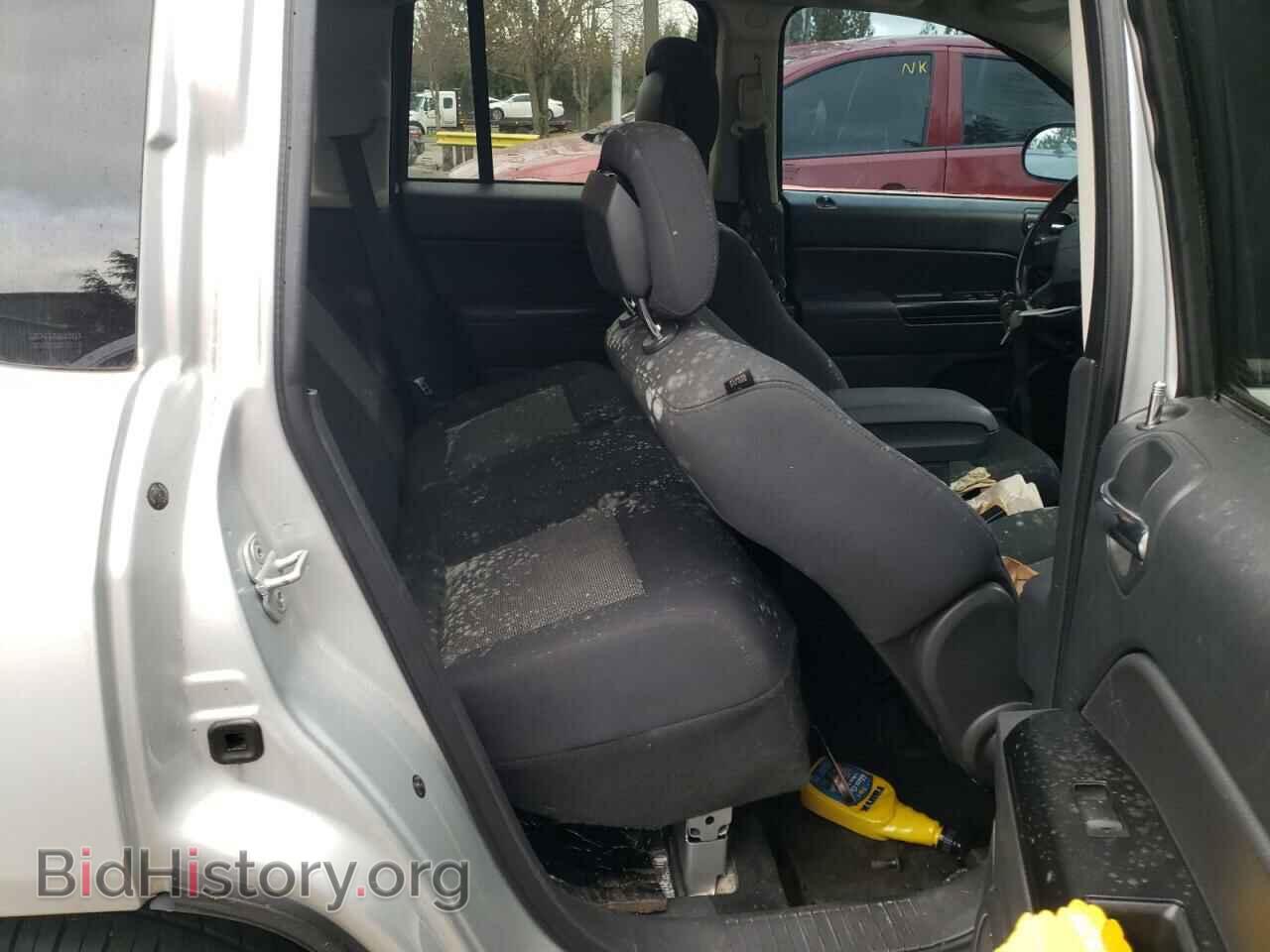 2010 JEEP COMPASS - VIN: 1J4NF4FB4AD564498 - Photo 6