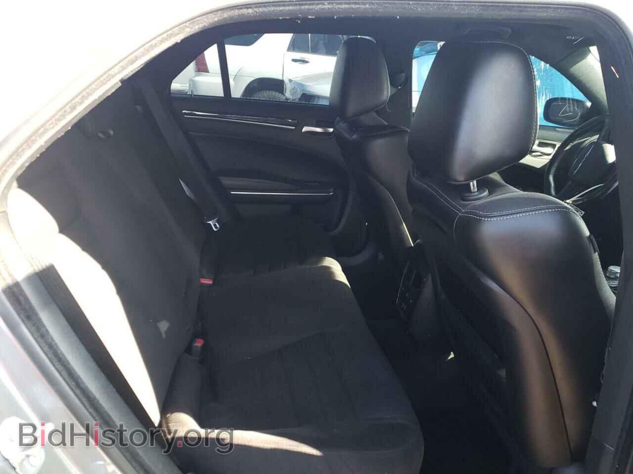 2018 CHRYSLER 300 - VIN: 2C3CCAGG2JH268854 - Фото 10
