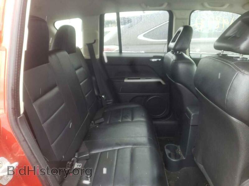 2008 Jeep COMPASS (VIN 1J8FT57W38D795325) — фото 6 из 10