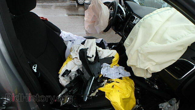 2014 CHRYSLER 200 - VIN: 1C3CCBBG6EN106767 - Фото 4