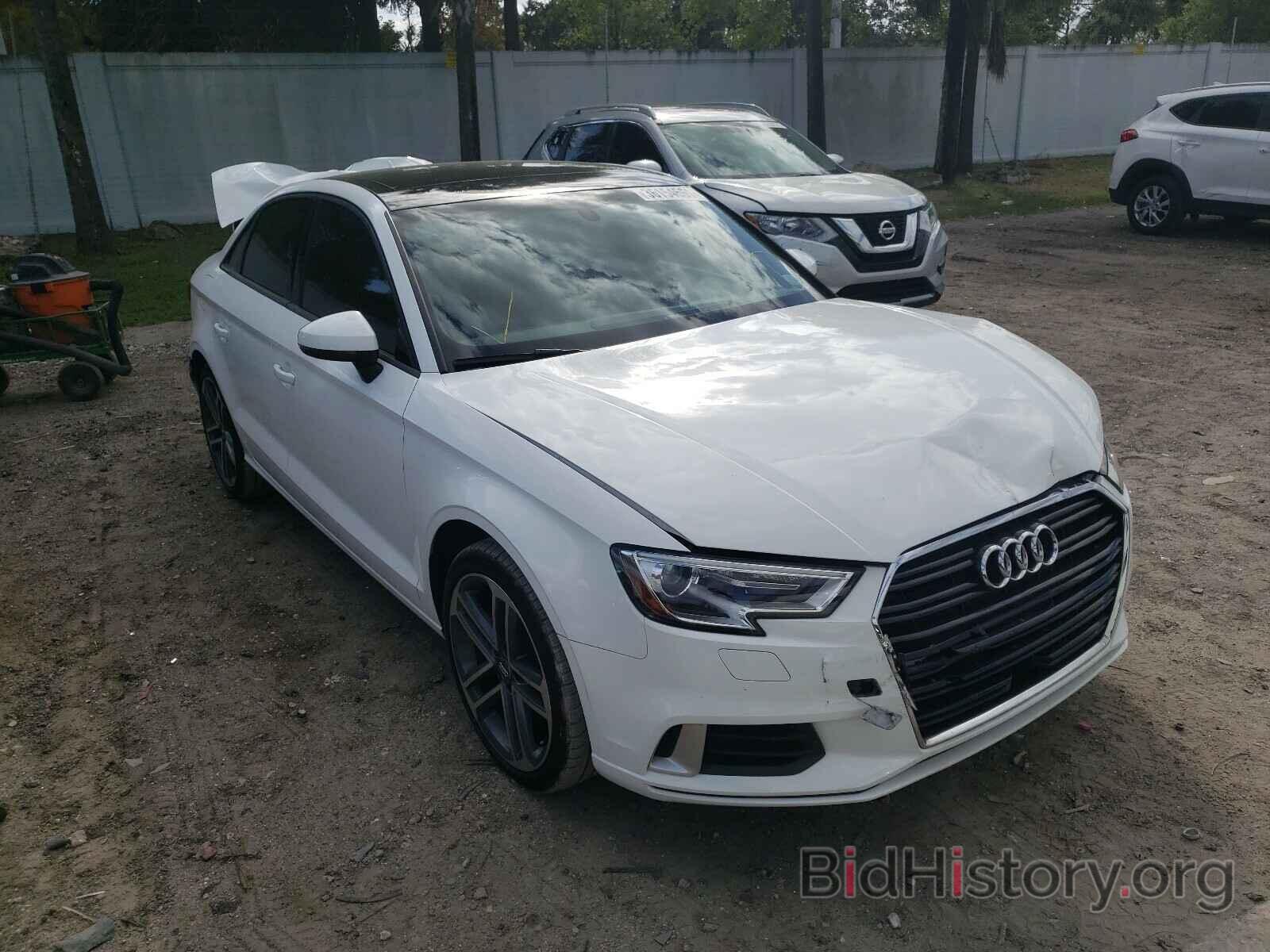 Photo WAUAUGFFXH1052574 - AUDI A3 2017