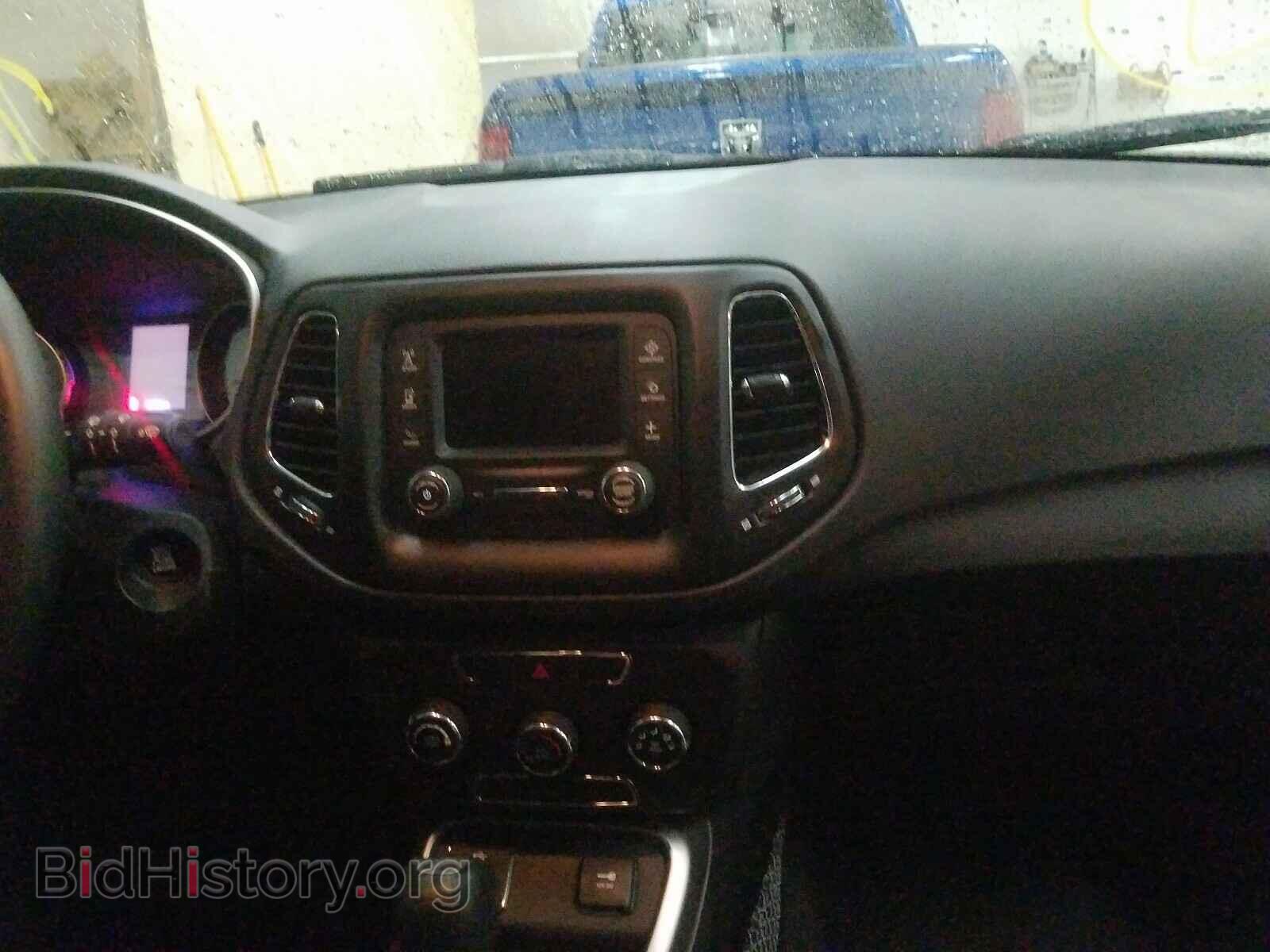 2018 JEEP COMPASS - VIN: 3C4NJCBB2JT318743 - Фото 9