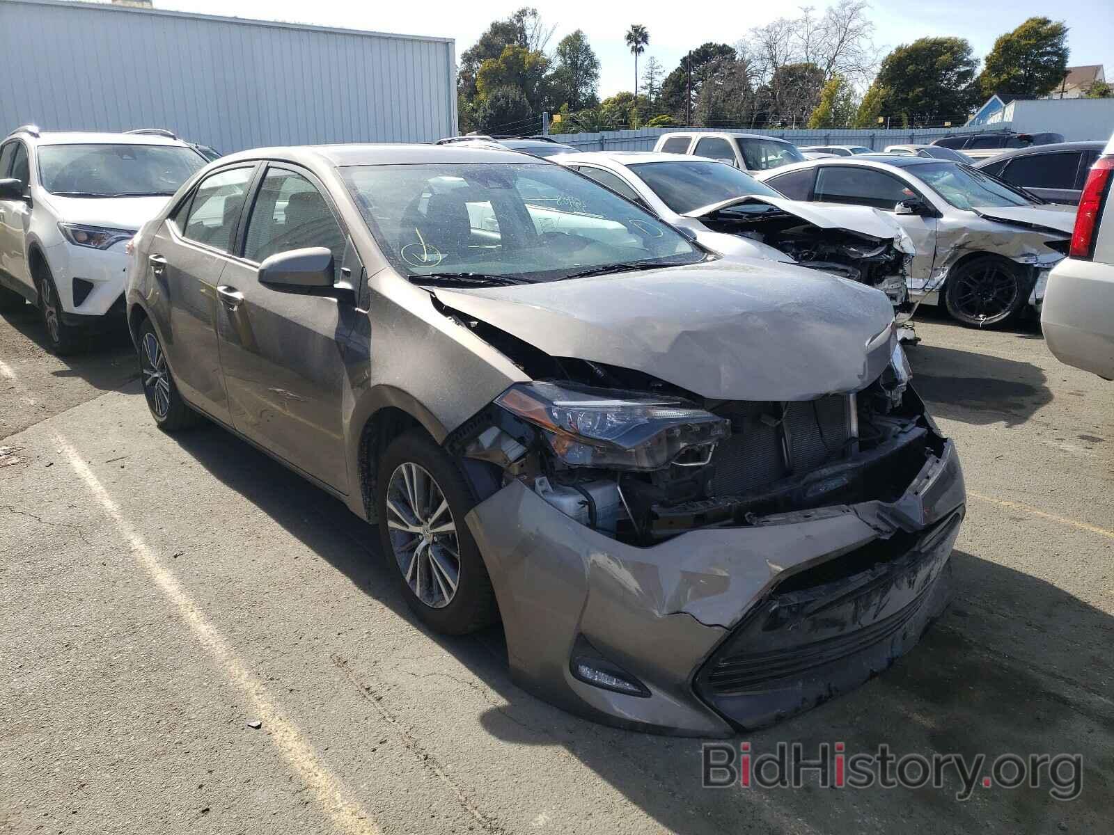 Photo 5YFBURHE2JP758611 - TOYOTA COROLLA 2018