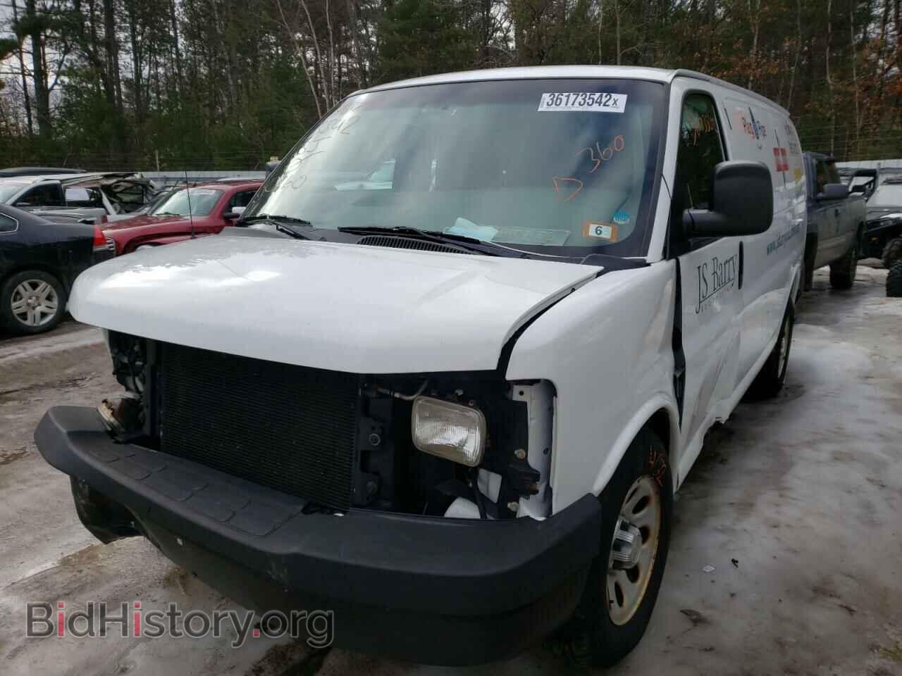 2011 CHEVROLET EXPRESS - VIN: 1GCSGAFX2B1106882 - Фото 2