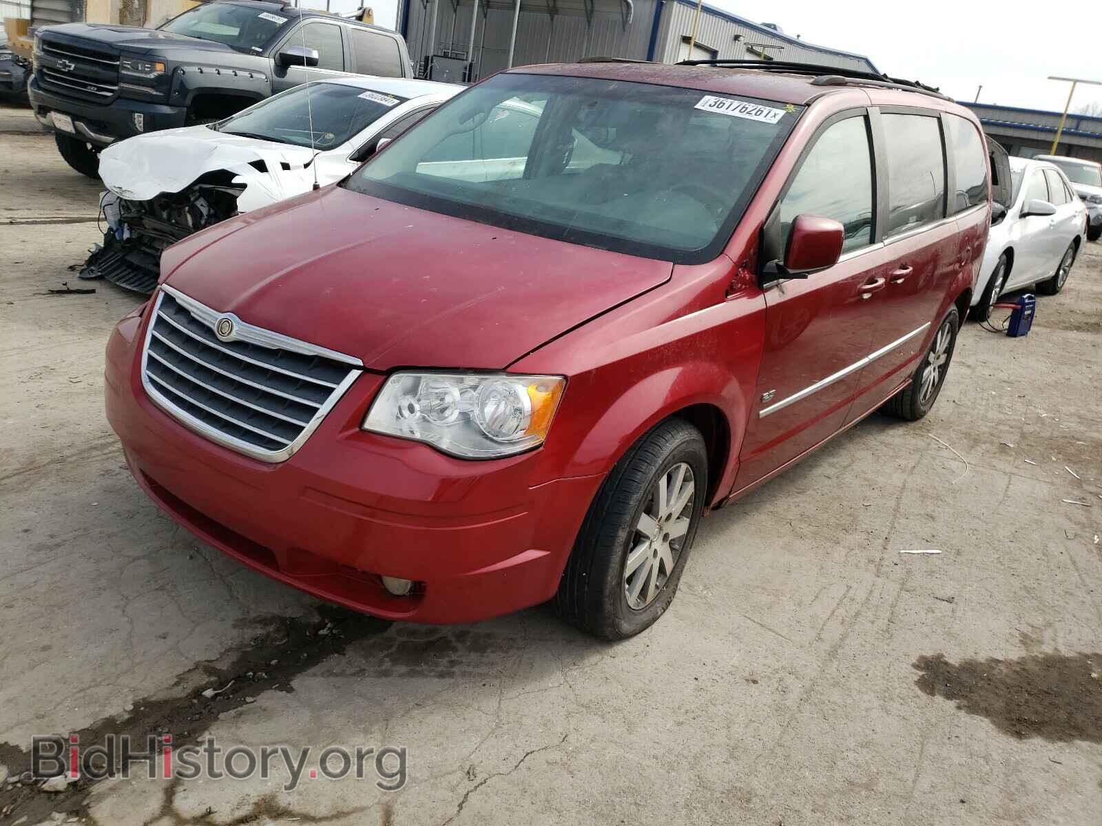 2009 CHRYSLER MINIVAN - VIN: 2A8HR54X29R642096 - Фото 2