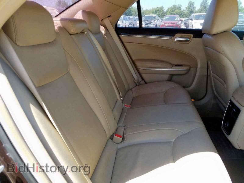2012 Chrysler 300 (VIN 2C3CCACG7CH175482) — photo 6 of 10