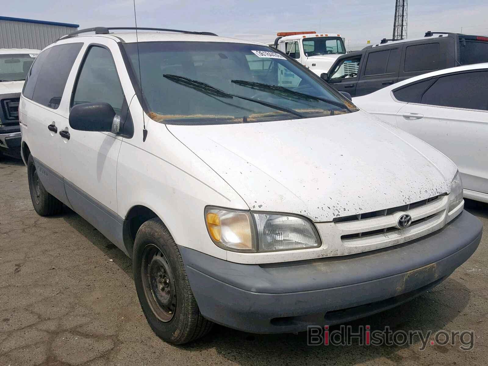 Photo 4T3ZF13C4WU051667 - TOYOTA SIENNA LE 1998