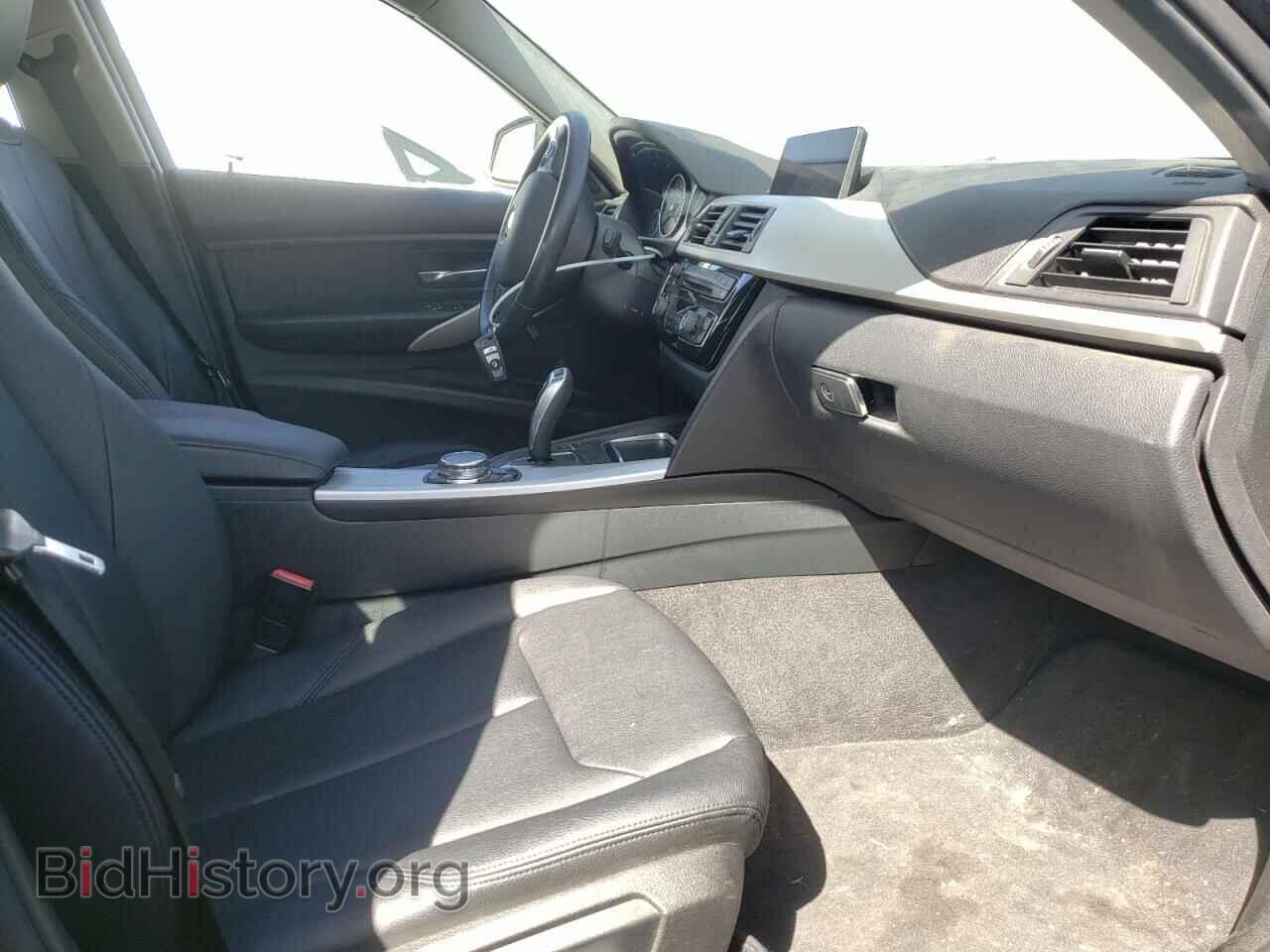 2016 BMW 3 SERIES - VIN: WBA8E5G54GNU19711 - Фото 5
