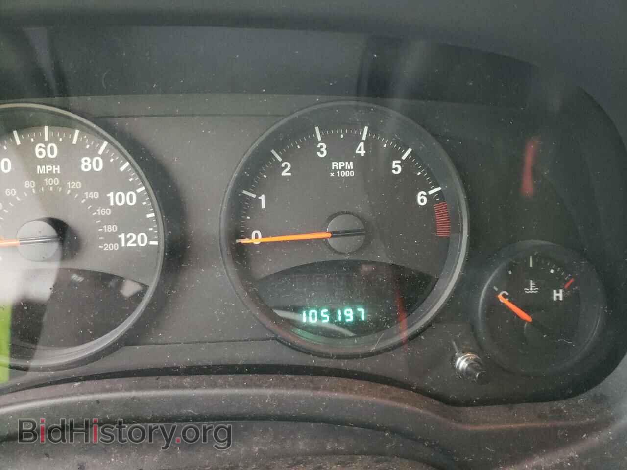 2010 JEEP COMPASS - VIN: 1J4NT4FB0AD521673 - Photo 8