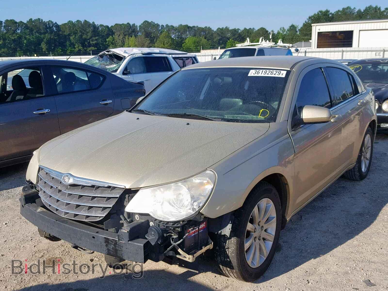 2010 CHRYSLER SEBRING - VIN: 1C3CC5FB9AN212799 - Фото 2