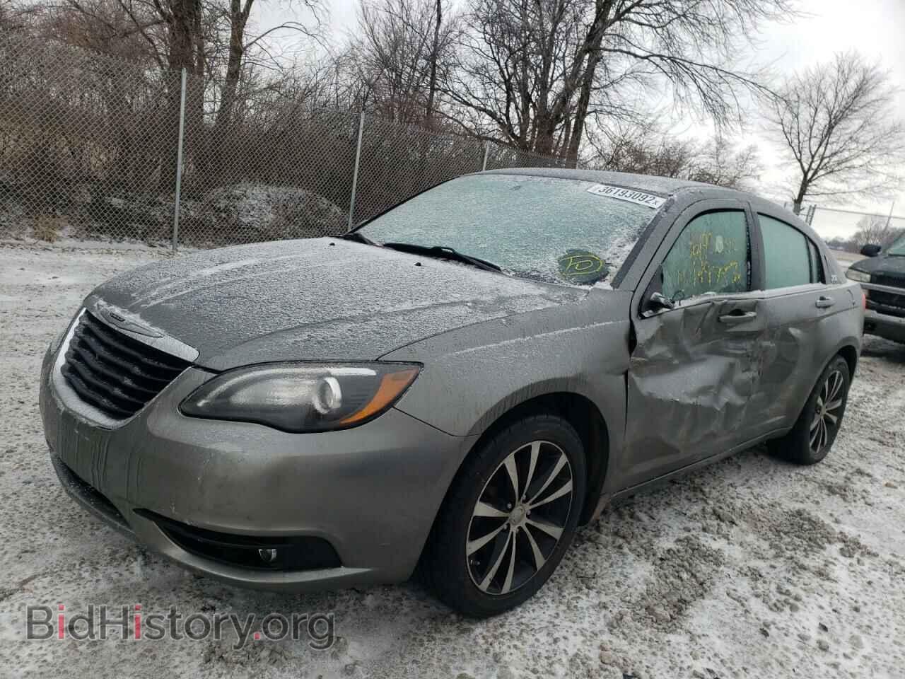 2013 CHRYSLER 200 - VIN: 1C3CCBCG1DN507589 - Фото 2