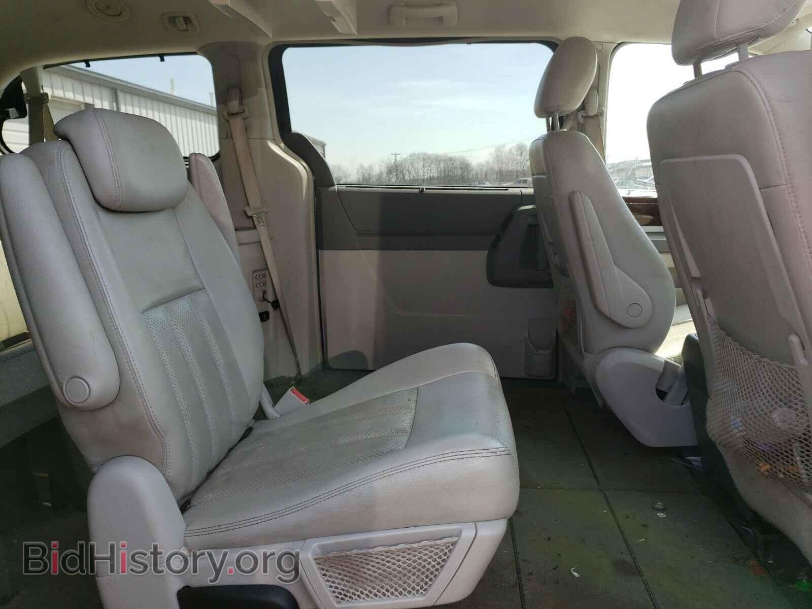 2009 CHRYSLER MINIVAN - VIN: 2A8HR54109R668014 - Фото 6