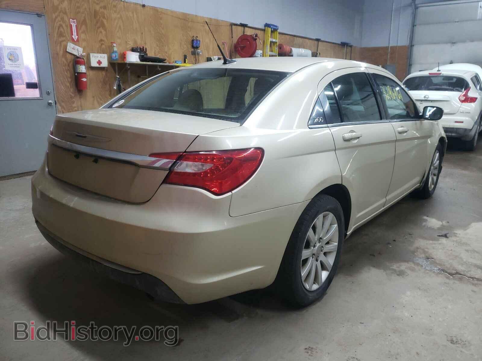 2011 CHRYSLER 200 - VIN: 1C3BC1FB7BN500536 - Фото 4