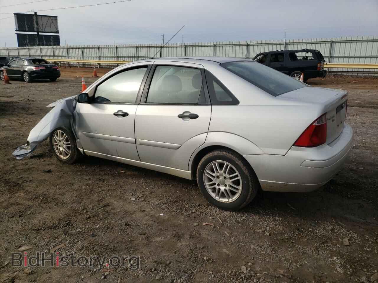 2007 FORD FOCUS - VIN: 1FAFP34N37W311352 - Фото 2