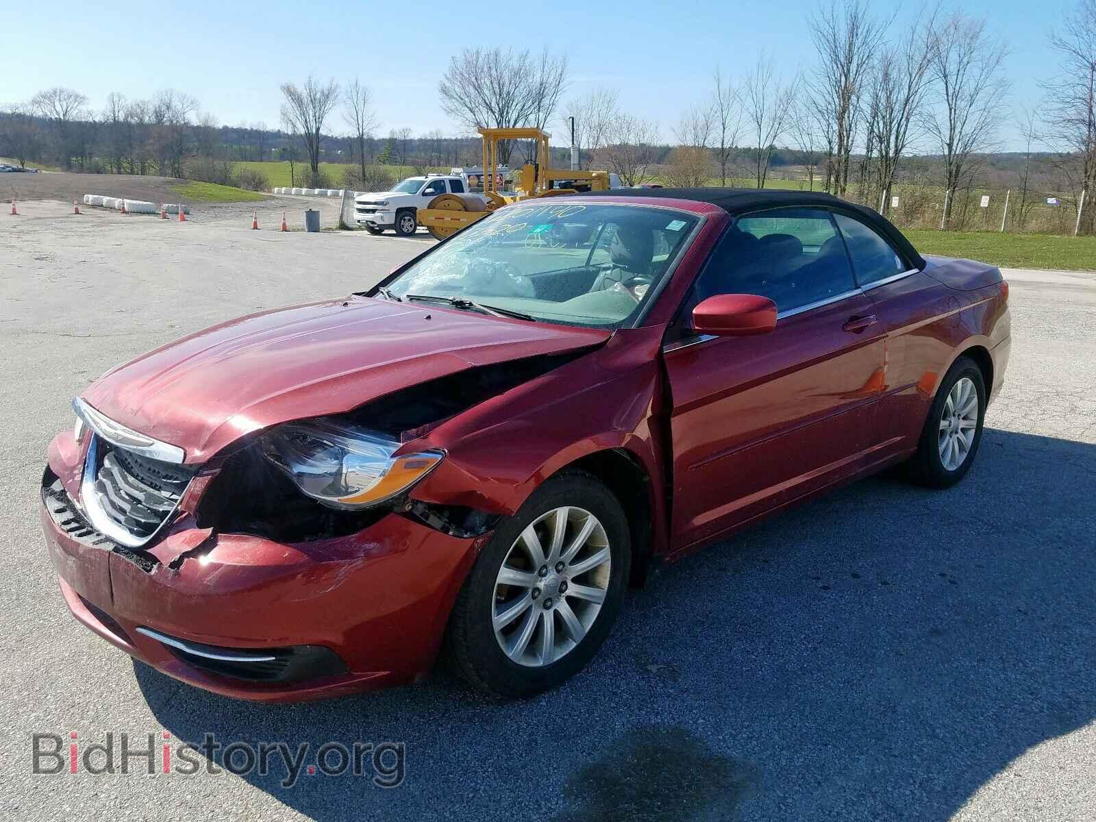 2013 CHRYSLER 200 - VIN: 1C3BCBEB9DN696585 - Фото 2
