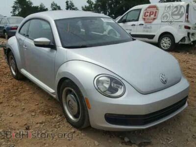 2012 Volkswagen BEETLE, silver — VIN 3VWJX7AT5CM657828, Copart