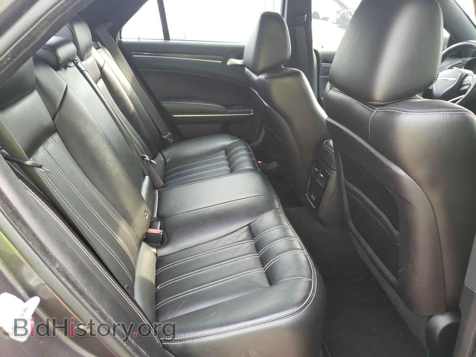 2019 CHRYSLER 300 - VIN: 2C3CCABG6KH618110 - Фото 6