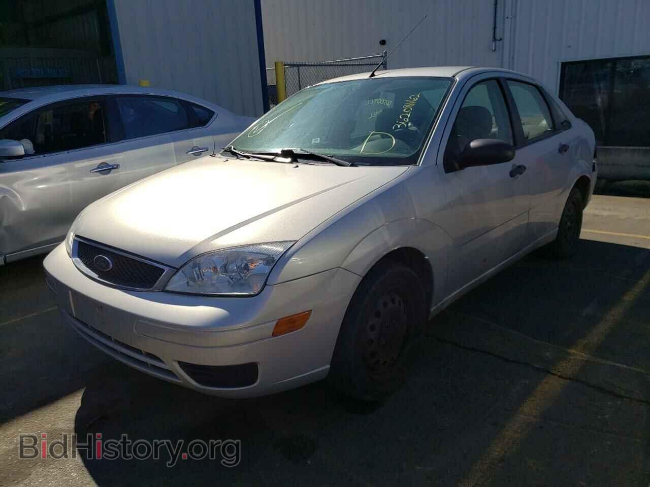 2007 FORD FOCUS - VIN: 1FAFP34N67W135266 - Фото 2