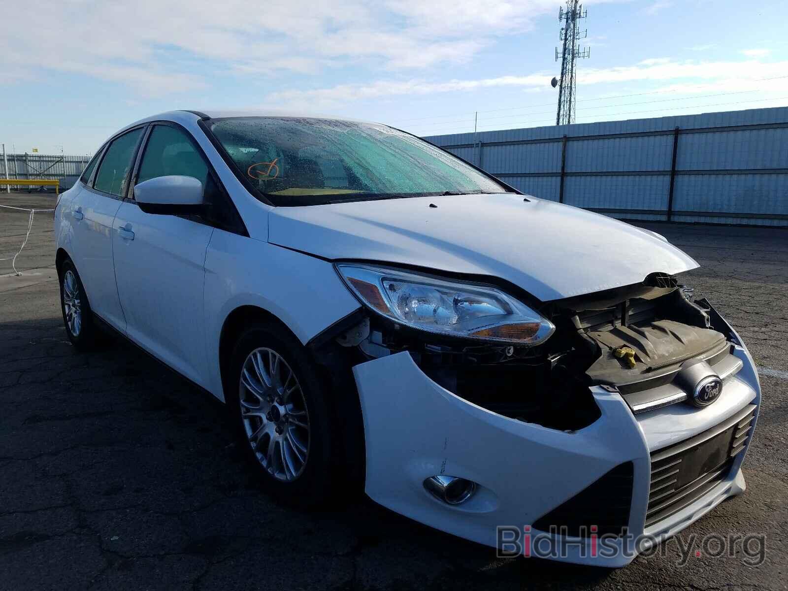 Photo 1FAHP3F26CL417351 - FORD FOCUS 2012