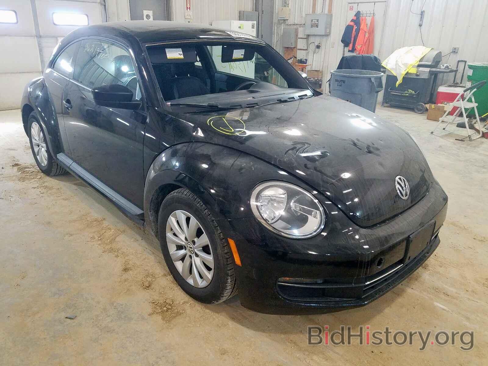 Photo 3VWFP7AT8DM670368 - VOLKSWAGEN BEETLE 2013