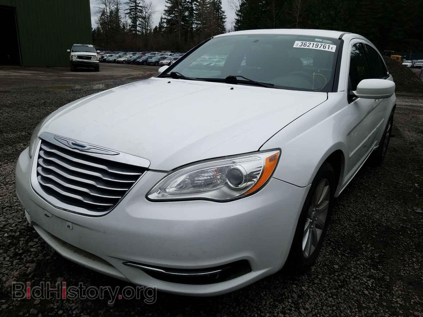 2011 CHRYSLER 200 - VIN: 1C3BC1FG2BN592716 - Фото 2