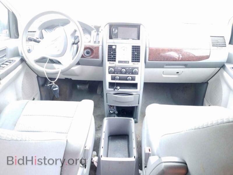 2009 Chrysler MINIVAN (VIN 2A8HR44E39R656789) — photo 9 of 10
