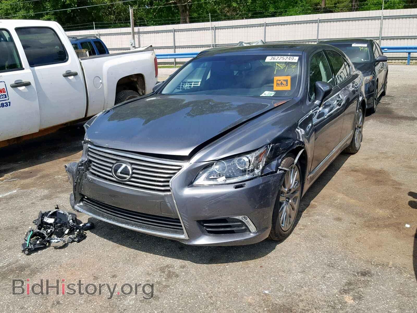 2015 LEXUS LS460 - VIN: JTHBL5EF7F5137876 - Photo 2