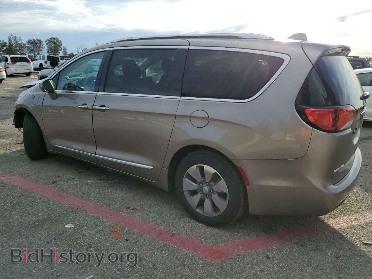 2018 CHRYSLER PACIFICA - VIN: 2C4RC1N71JR213511 - Photo 2