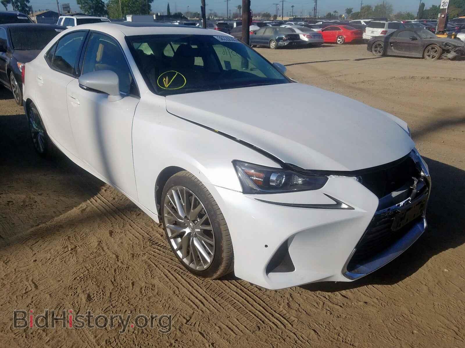 Photo JTHBA1D25H5049845 - LEXUS IS 2017