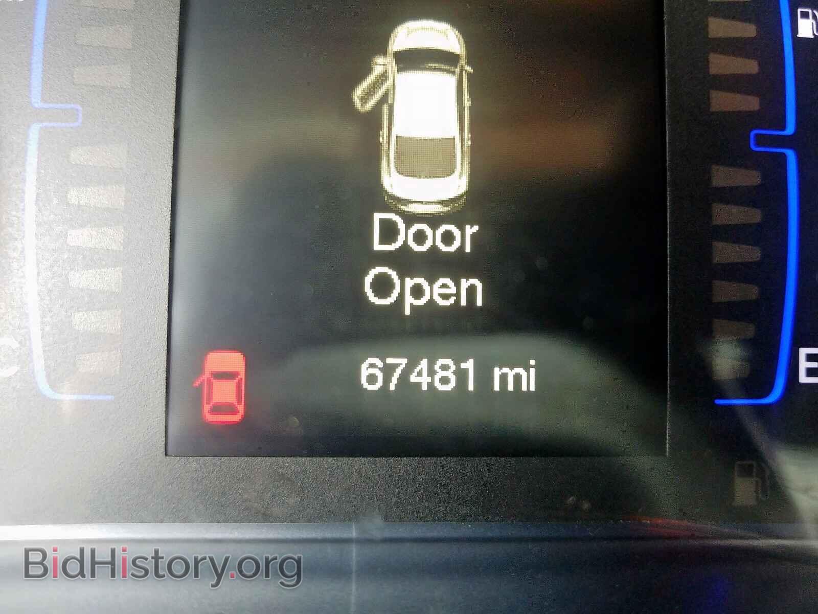 2016 CHRYSLER 200 - VIN: 1C3CCCAB1GN143448 - Photo 8