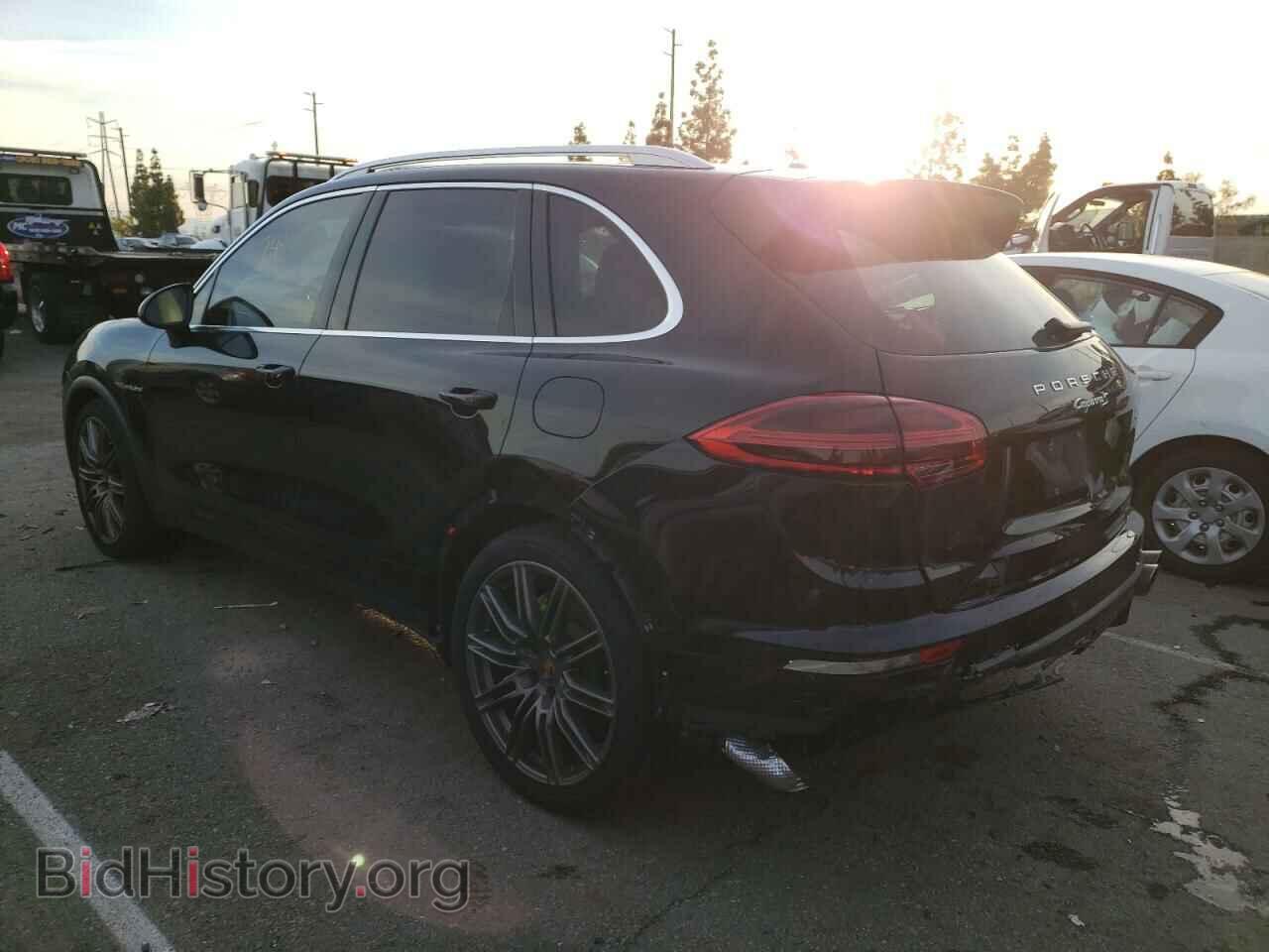 2017 PORSCHE CAYENNE - VIN: WP1AE2A26HLA71147 - Фото 2