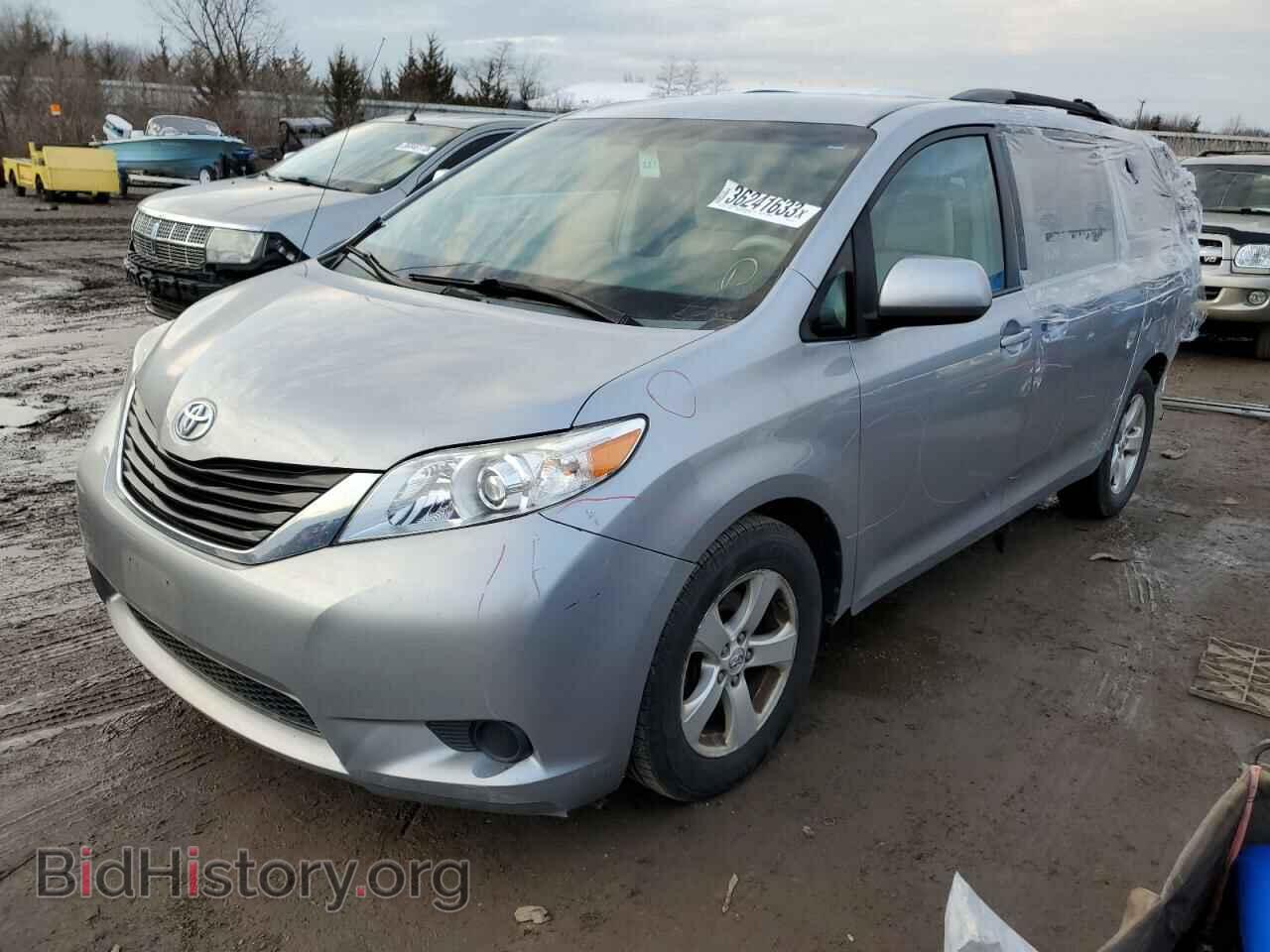 Photo 5TDKK3DC8DS332747 - TOYOTA SIENNA 2013