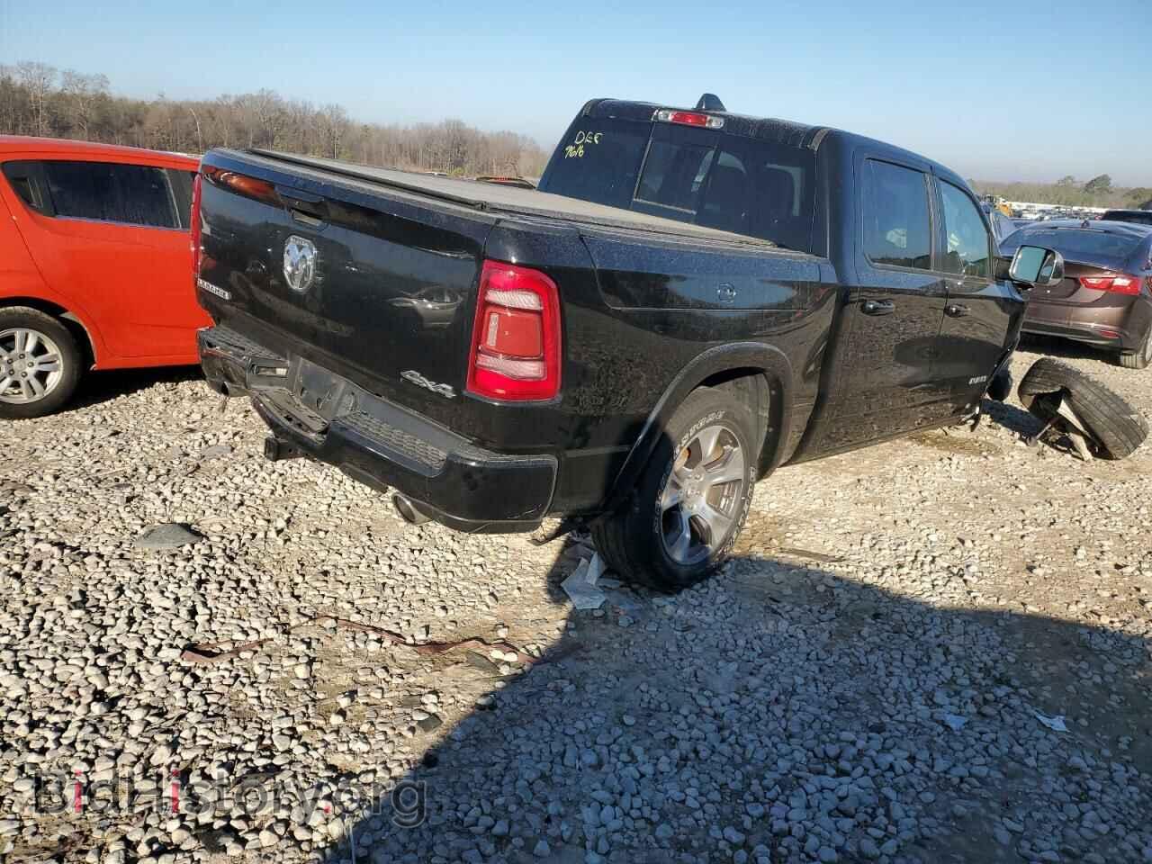 2019 RAM 1500 - VIN: 1C6SRFJT1KN719619 - Фото 3