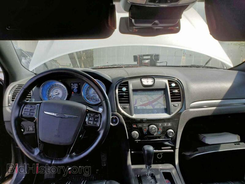 2012 Chrysler 300 (VIN 2C3CCAJT7CH137329) — photo 9 of 10