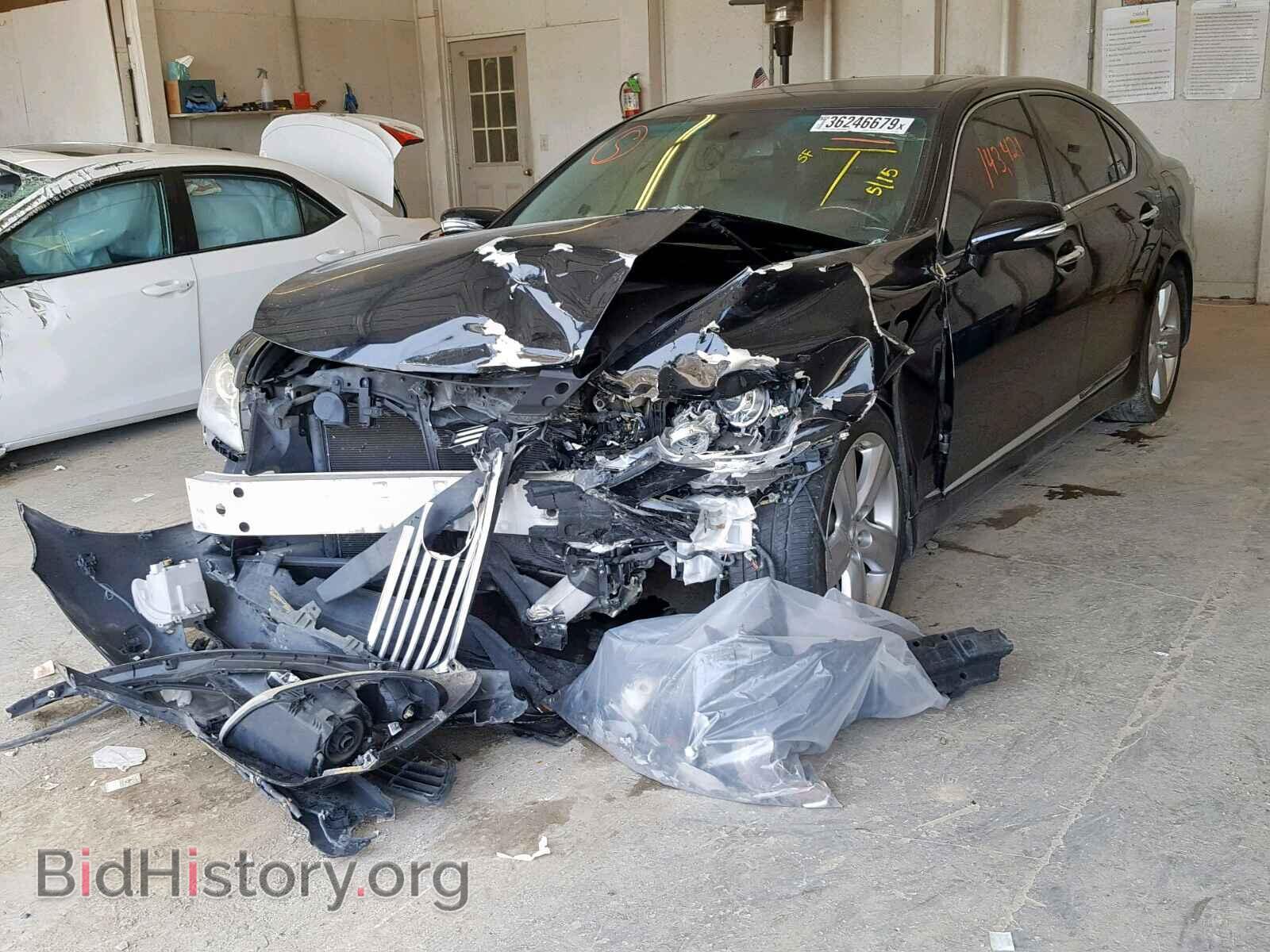 2011 LEXUS LS460 - VIN: JTHBL5EF2B5106447 - Photo 2
