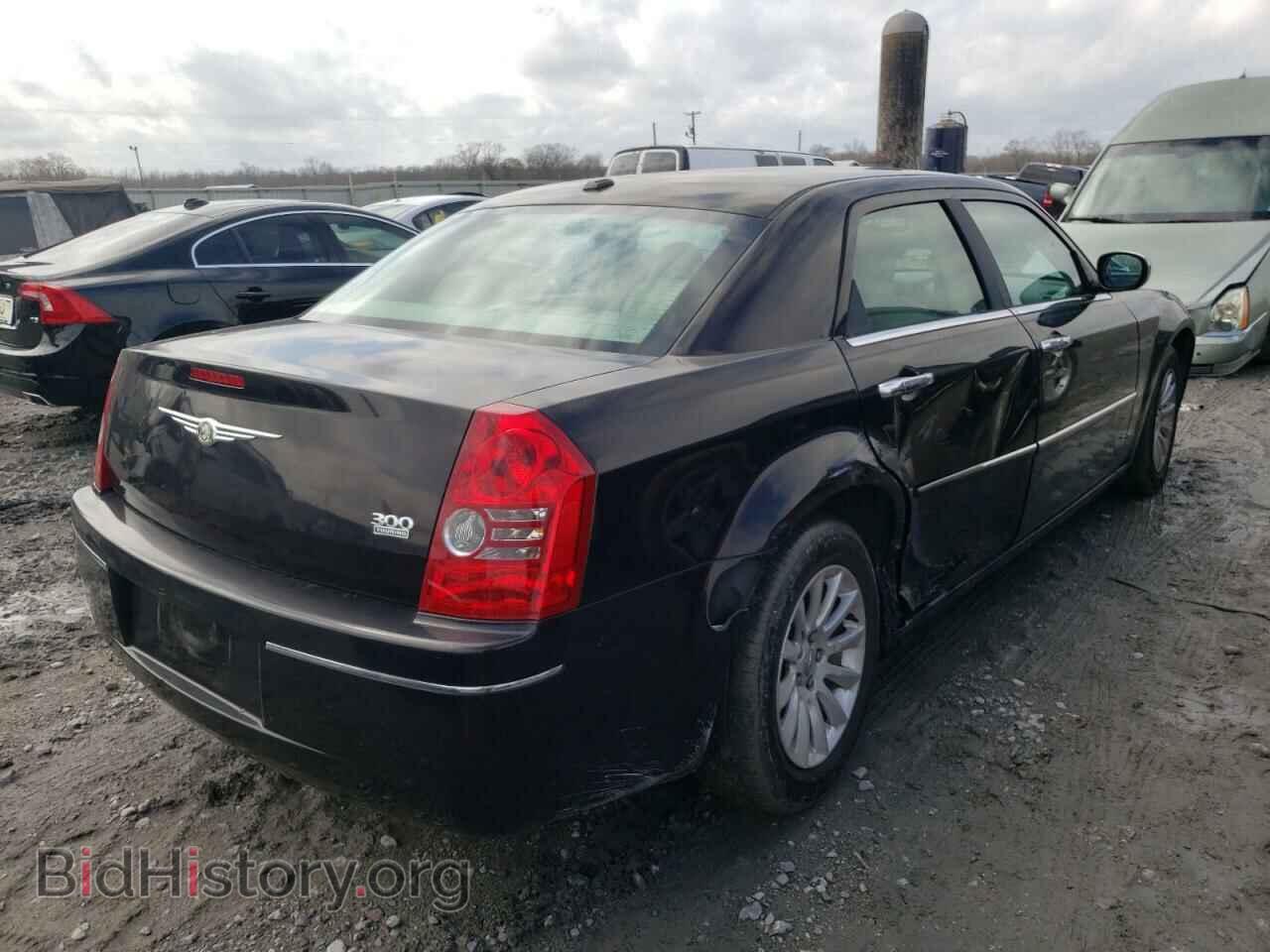 2010 CHRYSLER 300 - VIN: 2C3CA5CV0AH199230 - Фото 4