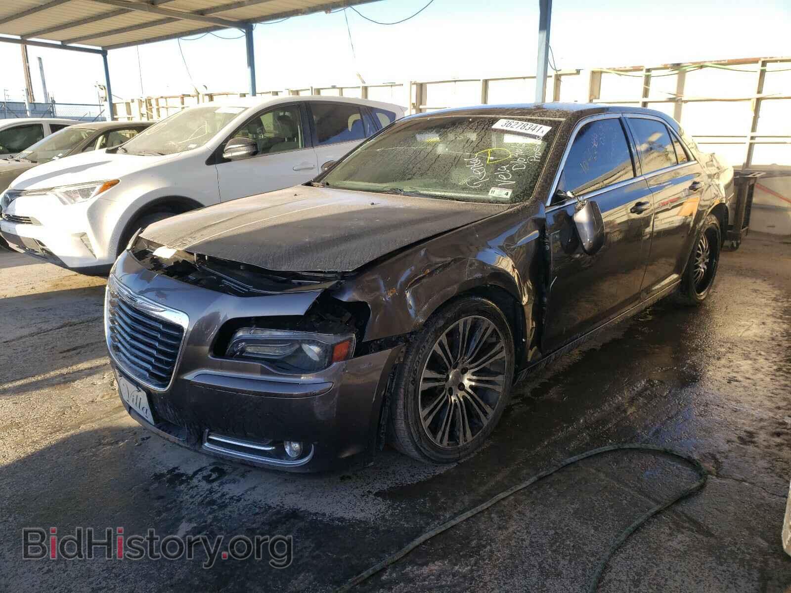 2013 CHRYSLER 300 - VIN: 2C3CCABG7DH553285 - Фото 2