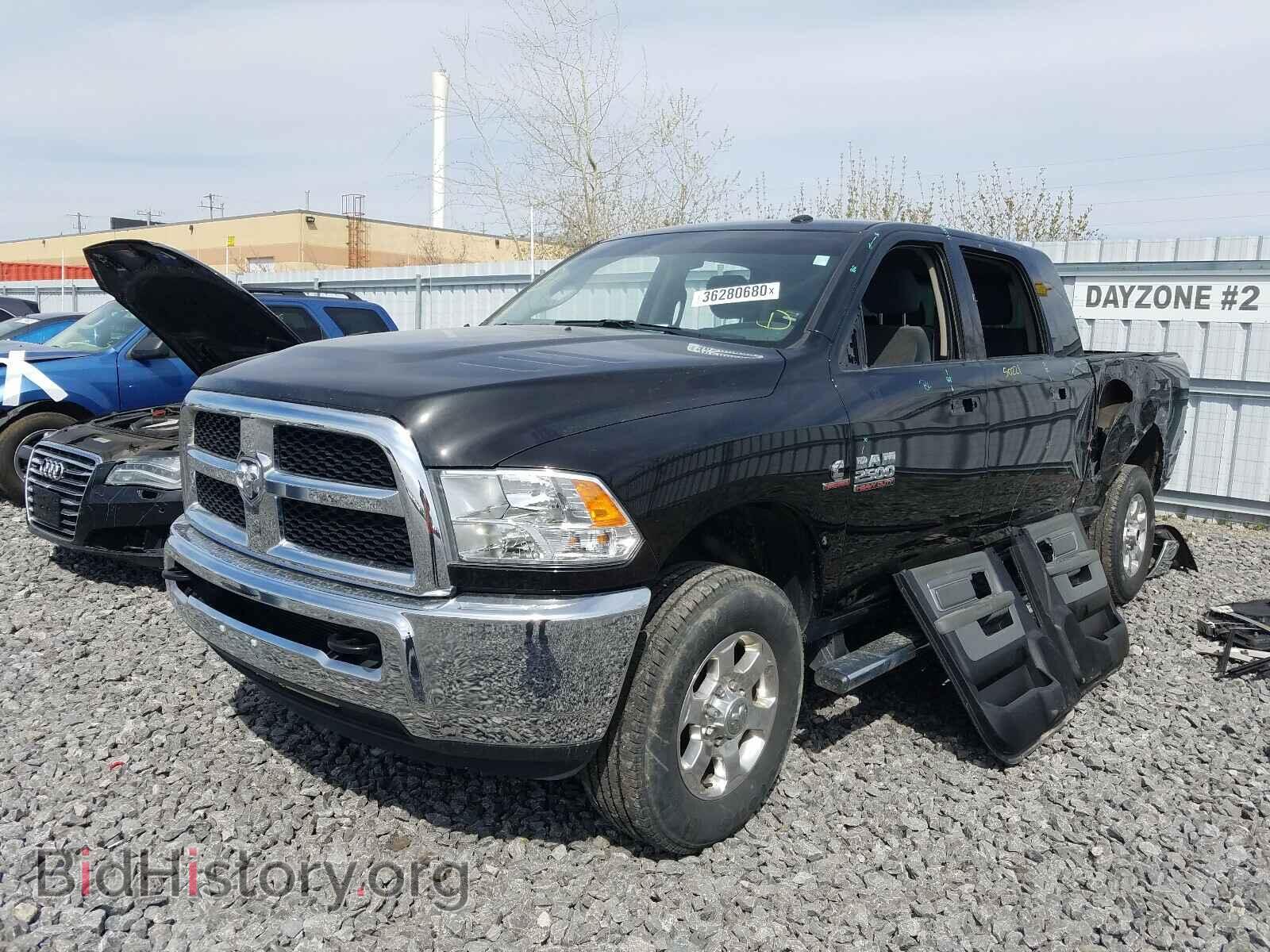 2018 RAM 2500 - VIN: 3C6UR5ML7JG272011 - Photo 2
