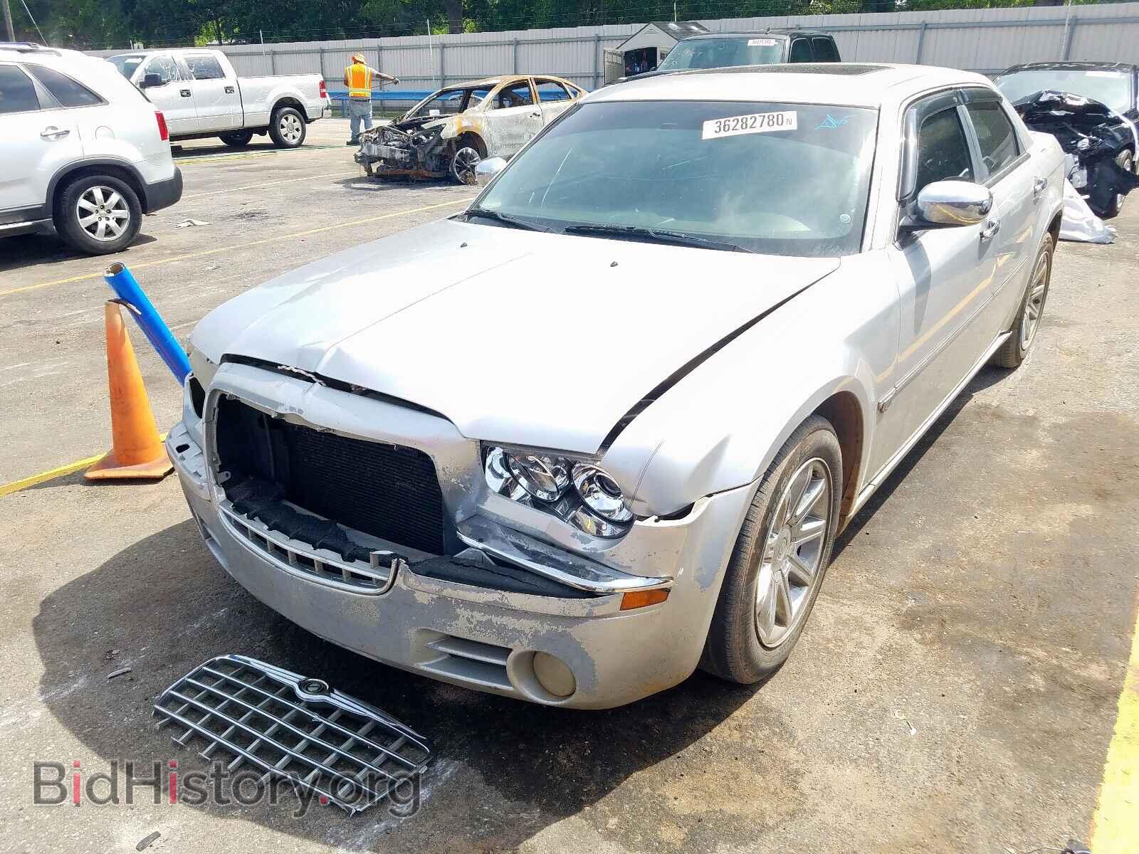 2006 CHRYSLER 300 - VIN: 2C3LA63HX6H431663 - Фото 2