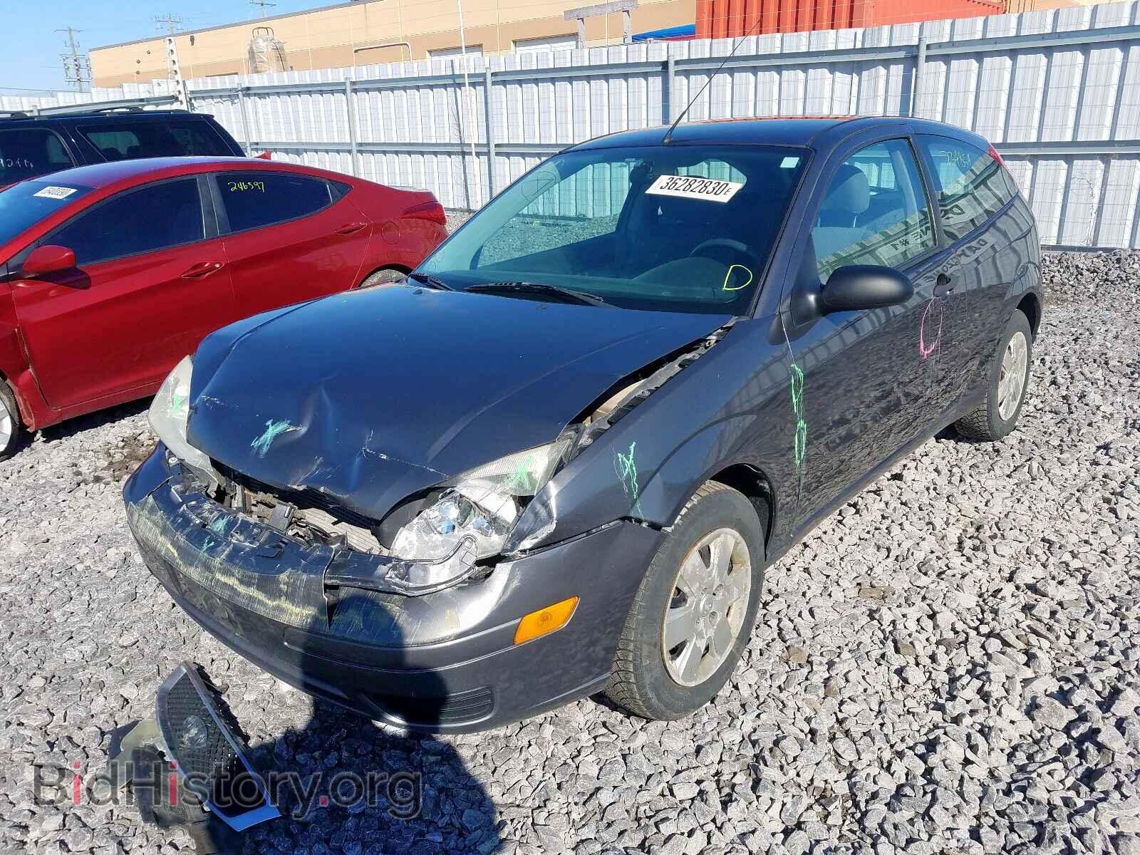 2007 FORD FOCUS - VIN: 1FAFP31N77W276884 - Фото 2