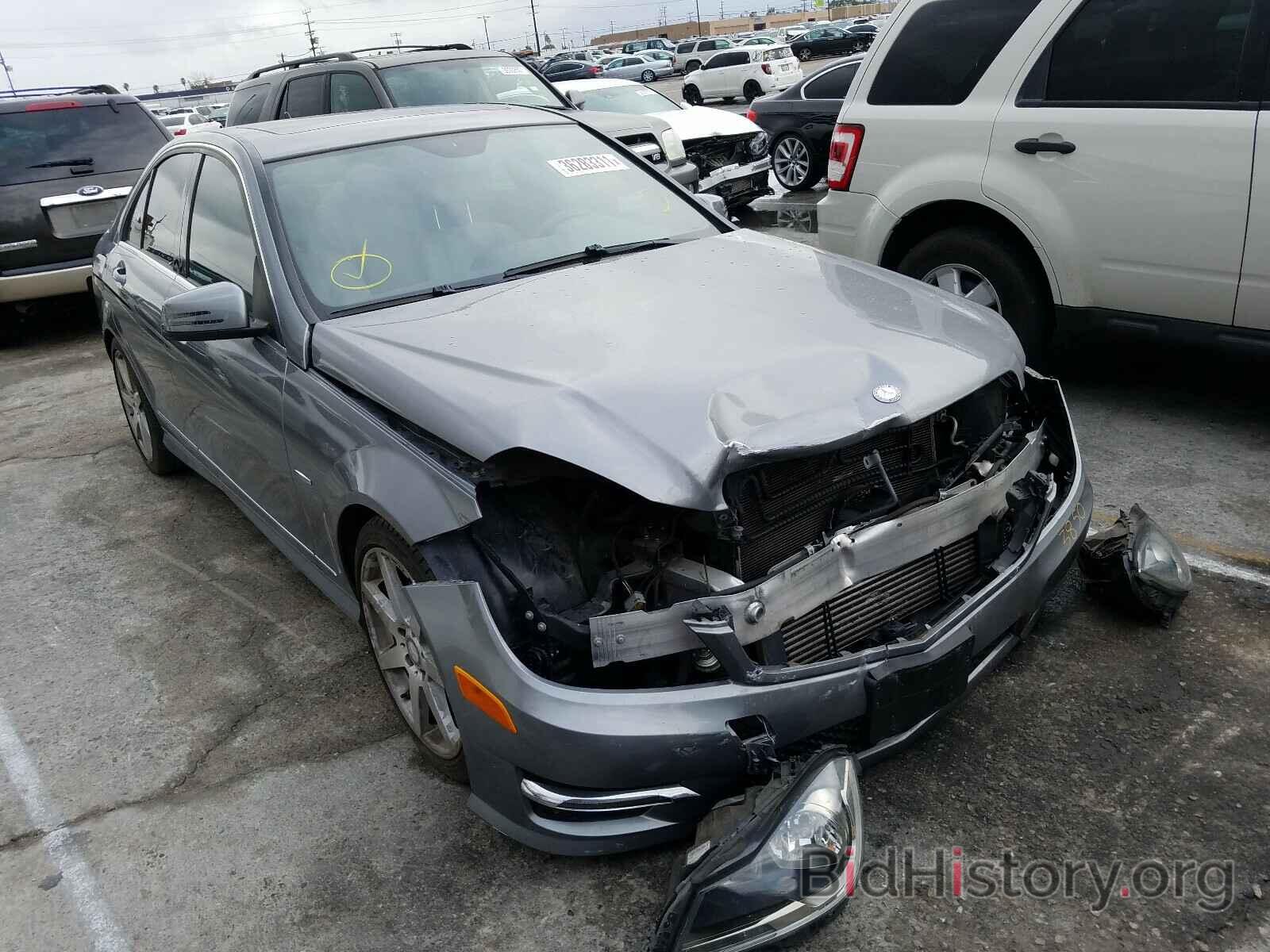 Photo WDDGF4HB8CR211866 - MERCEDES-BENZ C CLASS 2012