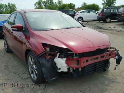 2014 Ford FOCUS Focus SE, red — VIN 1FADP3F23EL362052, Copart