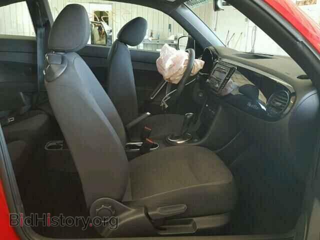 2013 VOLKSWAGEN BEETLE - VIN: 3VWFP7ATXDM670288 - Фото 5