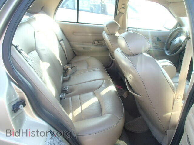 2000 FORD CROWN VIC - VIN: 2FAFP74W4YX168031 - Фото 6
